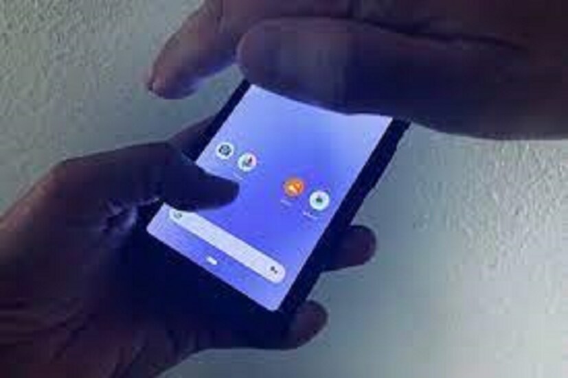 ওপ্পো (Oppo), শাওমি (Xiaomi) ও ওয়ান প্লাস (OnePlus) এই ধরনের স্মার্ট ফোনের গ্ল্যালারি লক করার পাসওয়ার্ডের অপশন থাকে ৷ বাকি সমস্ত ফোনে অ্যাপ লক অপশন ব্যবহার করতে পারেন ৷ প্রতীকী ছবি ৷