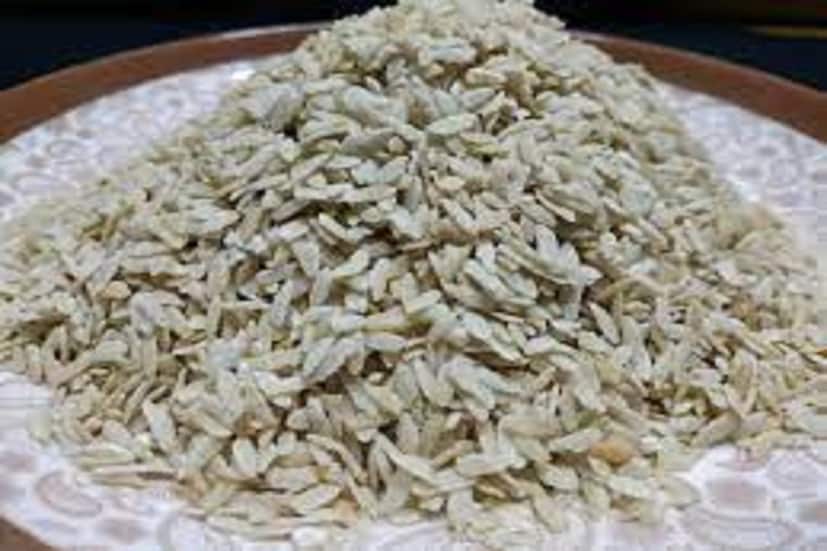 মুড়ির মত চিড়েও সাধারণ মানুষের কাছে অত্যন্ত প্রিয় খাদ্য ৷ চিড়ে নিয়ে বাঙালিদের কাছে অনেক রকমের খাদ্যের রেসিপি আছে কেননা চিড়ে দিয়ে বেশ কিছু লোভনীয় পদ হয়ে থাকে ৷ প্রতীকী ছবি ৷ মুড়ির মত চিড়েও সাধারণ মানুষের কাছে অত্যন্ত প্রিয় খাদ্য ৷ চিড়ে নিয়ে বাঙালিদের কাছে অনেক রকমের খাদ্যের রেসিপি আছে কেননা চিড়ে দিয়ে বেশ কিছু লোভনীয় পদ হয়ে থাকে ৷ প্রতীকী ছবি ৷