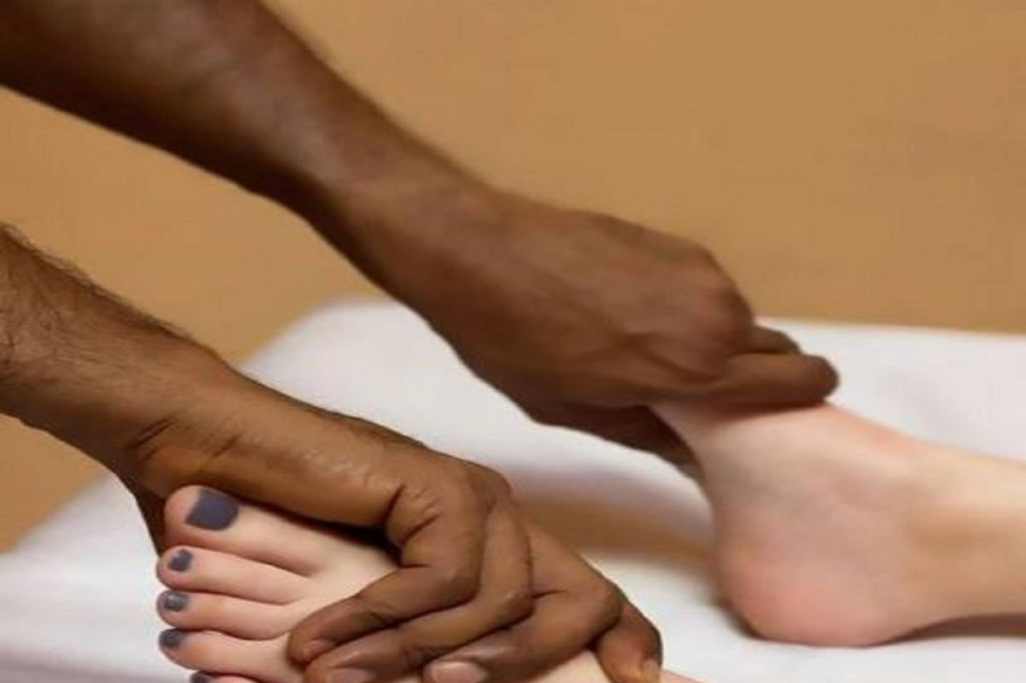 পিরিয়ড ক্র্যাম্প, বা অন্য ব্যাথা, পায়ে ‘এই’ ভাবে ম্যাসাজ করুন