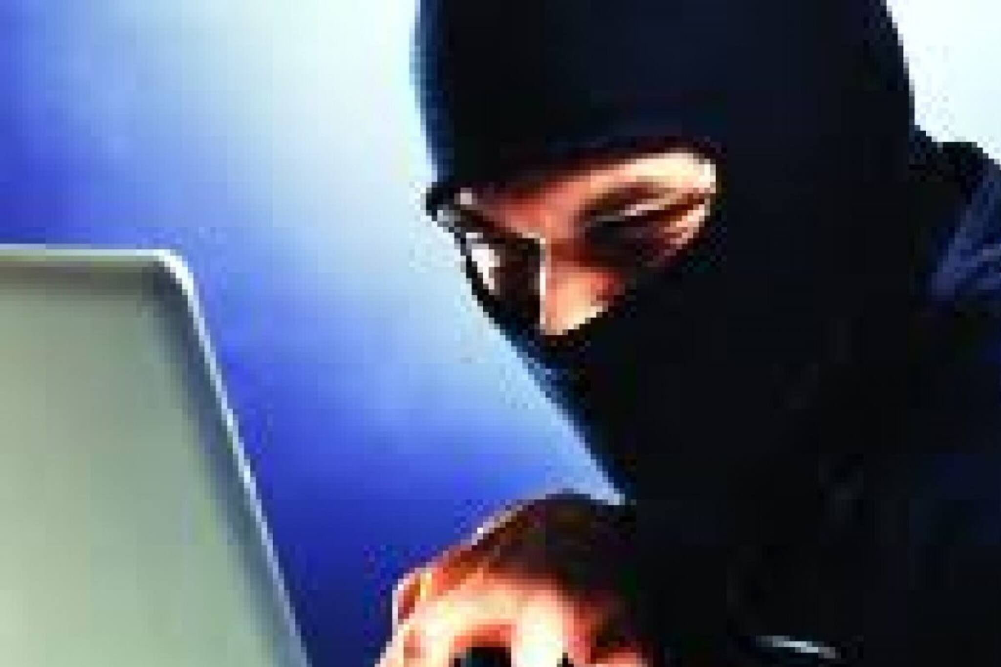 তিন হাজার টাকার লোন মেটাতে দিলেন ১১ লক্ষ টাকা! শিক্ষিতা হয়েও কোন ফাঁদে মহিলা! 