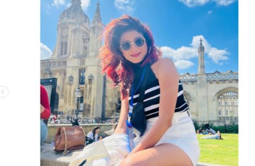 বর্তমানে ছবির শ্যুটিংয়ে লন্ডনে আছেন সৌরসেনী। ইনস্টাগ্রামে ছবিও শেয়ার করছেন। শোনা যাচ্ছে, সেখানে নাকি পৌঁছে গিয়েছেন নিখিলও। 