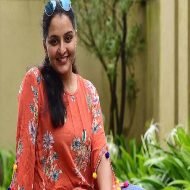*মলায়লম অভিনেত্রী মঞ্জু ওয়ারিয়রকে নিয়ে উদ্বিগ্ন পরিচালক সনল কুমার৷ তিনি আশঙ্কা করছেন যে মহা বিপদে পড়েছেন অভিনেত্রী মঞ্জু৷ কারণ কোনওভাবে তাঁর সঙ্গে যোগাযোগ করা যাচ্ছে না৷ শুধু নায়িকার সঙ্গে নয়, তাঁকে নিয়ে অন্য কোনও ব্যক্তিও কিছু তথ্য দিতে পারছেন না বলে দাবি পরিচালকের৷ 