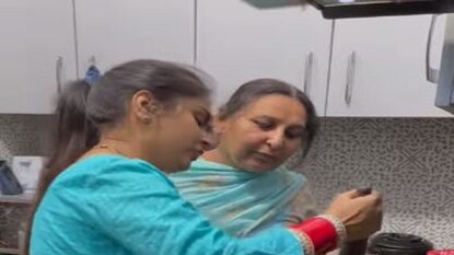Viral Video: Sasuri teaching how make roti Viral Video: Sasuri teaching how make roti