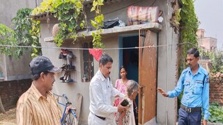 Paschim Bardhaman: Police returned old woman to her family