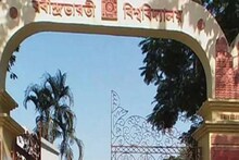 বিশ্ববিদ্যালয়ের অনড় মনোভাবে পিছু হটল আন্দোলনকারী পড়ুয়ারা, কাটল অচলাবস্থা