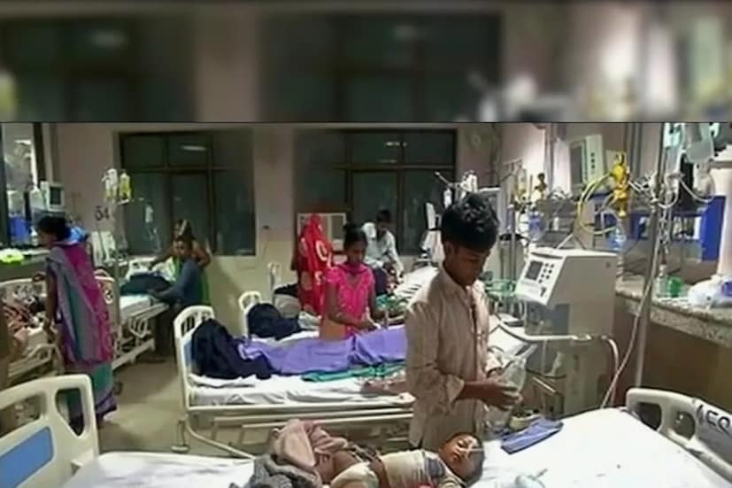 তিনি গিয়ে গোটা এলাকায় স্প্রে এবং ফগিং করান। প্রয়োজনীয় সবরকম ব্যবস্থা নেওয়া হয়েছে। জানান মেয়র গৌতম দেব।