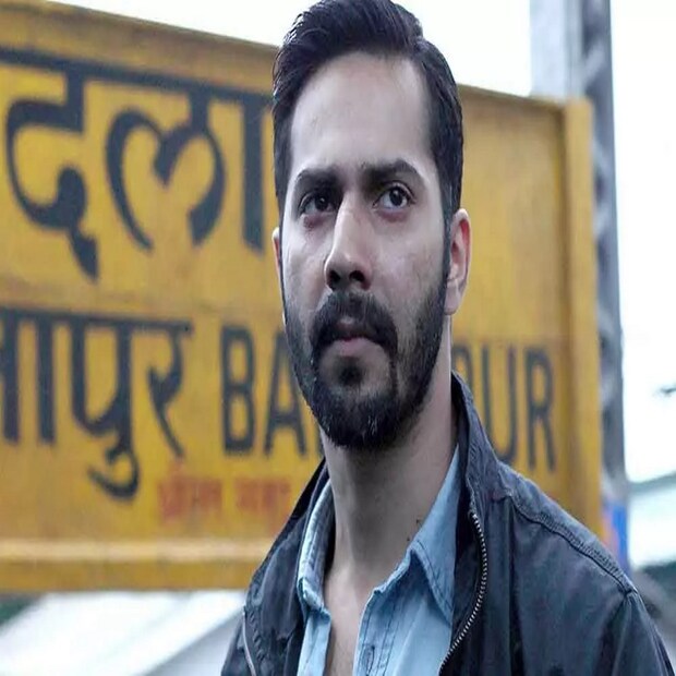 প্রচুর জলপান: সারাদিনই শুটিংয়ে ব্যস্ত থাকেন বরুণ। কিন্তু জল খেতে ভোলেন না। ইন্ডোর হোক কিংবা আউটডোর, প্রতিদিন প্রচুর জল খান বরুণ। এতে শরীরের টক্সিন বেরিয়ে যায়। ত্বককে দেয় আলাদা ঔজ্জ্বল্য।
