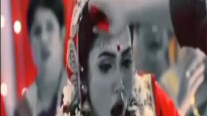 ‘আয় তবে সহচরী’র দৃশ্যে দেশজুড়ে তোলপাড়! ‘আয় তবে সহচরী’র দৃশ্যে দেশজুড়ে তোলপাড়!