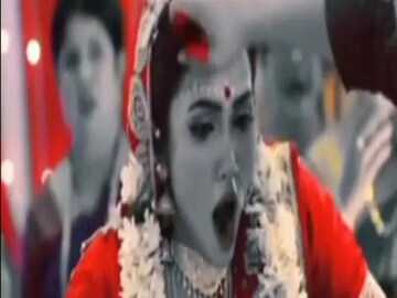 ‘আয় তবে সহচরী’র দৃশ্যে দেশজুড়ে তোলপাড়!