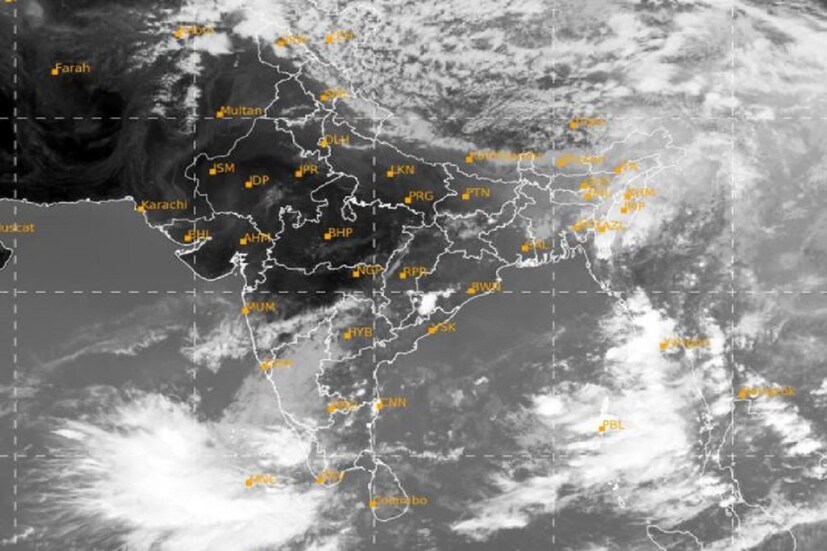 আইএমডি এক বিবৃতিতে জানিয়েছে, দক্ষিণ পশ্চিম মৌসুমী বায়ু আগামী ২-৩ দিনে দক্ষিণবঙ্গে খাঁড়ির কিছু এলাকায়, পুরো আন্দামান সাগর, আর আন্দামান দ্বীপসমূহ এবং পূর্ব মধ্য বাংলার খাঁড়ির কিছু এলাকায় এগোনর পরিস্থিতি অনুকূল৷ Photo Courtesy- IMD/Sattelite Image