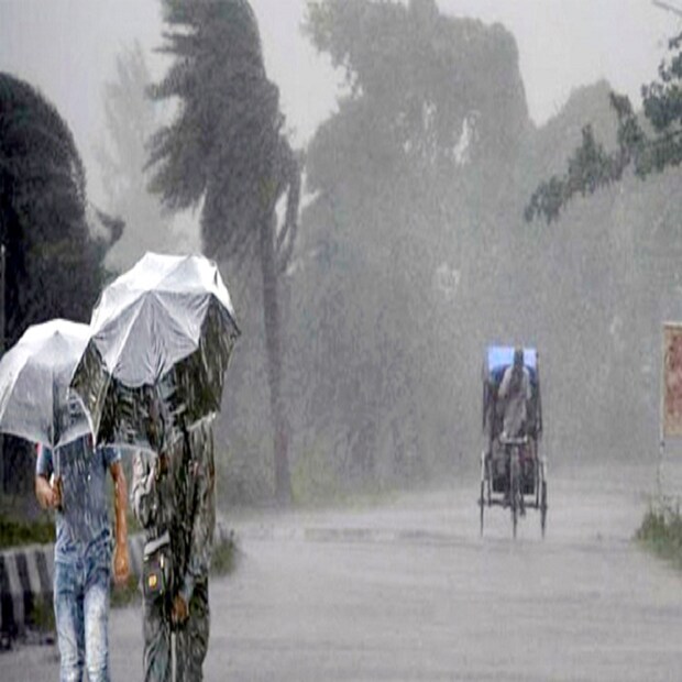 আজ এবং আগামিকাল জম্মু-কাশ্মীর হিমাচল প্রদেশ উত্তরাখন্ডে প্রবল বৃষ্টির সম্ভাবনা। আগামিকাল অতিভারী বৃষ্টির সতর্কতা উত্তরাখন্ডে। আজ থেকে ১০ জুলাই পর্যন্ত পঞ্জাব হরিয়ানা চন্ডিগড়ে ভারী থেকে অতিভারী বৃষ্টির সতর্কতা। রাজস্থান ও পশ্চিম উত্তর প্রদেশ এলাকাতেও দশই জুলাই পর্যন্ত অতি ভারী বৃষ্টির সম্ভাবনা। প্রতিবেদন : বিশ্বজিৎ সাহা 