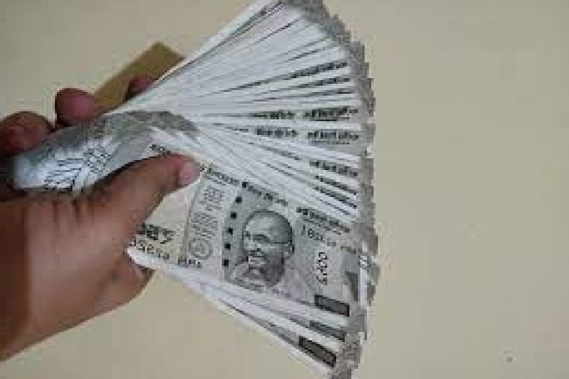 কেন্দ্রীয় সরকার কর্মীদের (Narendra Modi Government) এইবিএ বা HBA (House Building Advance)-এর টাকা দিয়ে থাকেন ৷ কেন্দ্রীয় সরকারি কর্মীরা নিজের বা স্ত্রীর জন্য ফ্ল্যাট নির্মাণের ক্ষেত্রে এই অগ্রিম টাকা পাবেন ৷ প্রতীকী ছবি ৷