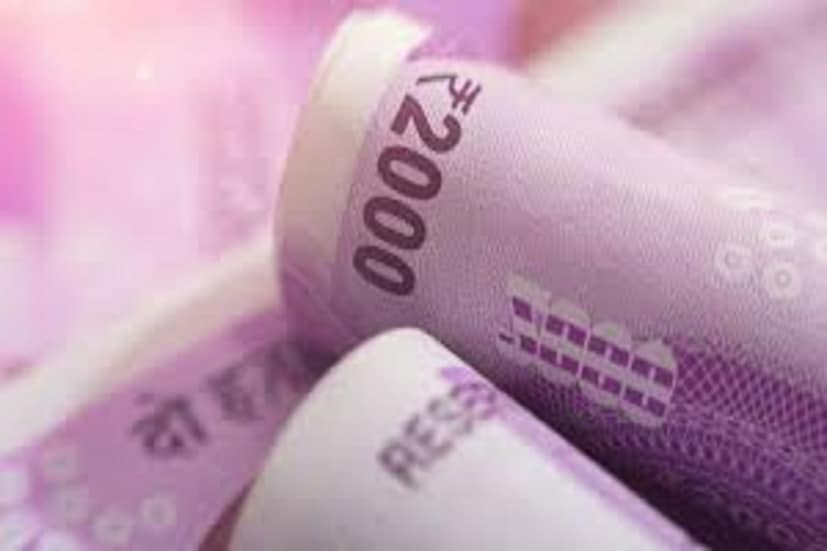 কেন্দ্রীয় সরকারি কর্মীদের (Modi Government Employees) জন্য বিশেষ একটি খবর ৷ বাড়ি তৈরি (HBA) বা কেনা জন্য কেন্দ্রীয় সরকারি কর্মীদের ব্যাঙ্ক থেকে নেওয়া হোম লোনের সুদের হার ৭.৯ শতাংশ থেকে কমিয়ে ৭.১ শতাংশ করার নির্দেশ দিয়েছে ৷ প্রতীকী ছবি ৷