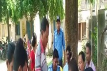 দুয়ারে সরকার-এর সঙ্গে এবার 'দুয়ারে থানা'! অভিনব উদ্যোগ মালদহ পুলিশের দুয়ারে সরকার-এর সঙ্গে এবার 'দুয়ারে থানা'! অভিনব উদ্যোগ মালদহ পুলিশের