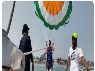 Viral Video: during parasailing 3 people
