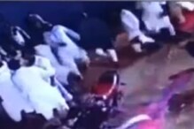 চাঁদা না দেওয়ায় ব্যবসায়ীকে বেধড়ক মার, প্রমাণ সিসিটিভি ফুটেজে চাঁদা না দেওয়ায় ব্যবসায়ীকে বেধড়ক মার, প্রমাণ সিসিটিভি ফুটেজে