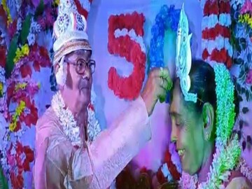 Daughter in law arranged 50th anniversary of her in law as wedding ceremony