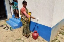 কল থাকলেও সেই কল থেকে মিলছে না জল সমস্যায় অঙ্গনওয়াড়ি কেন্দ্র কল থাকলেও সেই কল থেকে মিলছে না জল সমস্যায় অঙ্গনওয়াড়ি কেন্দ্র