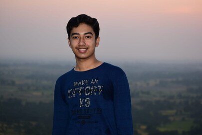 উচ্চমাধ্যমিকে নবম স্থান অধিকারী শুভদীপ ব্যানার্জি।