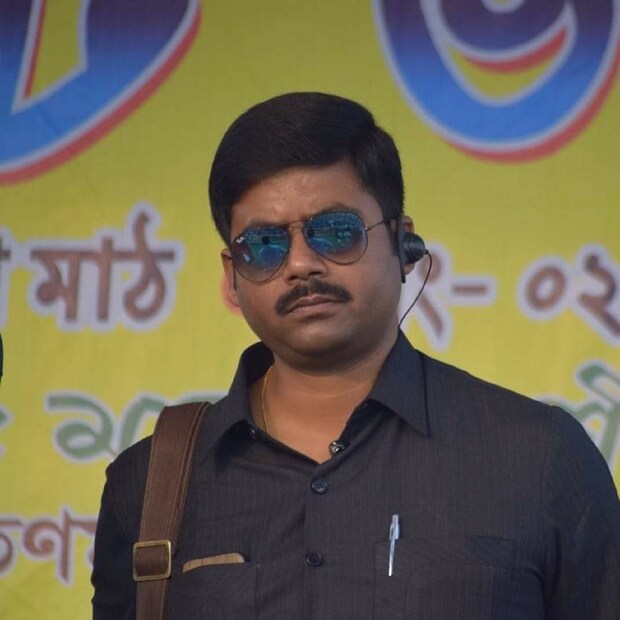 অভিযোগ, হাট থেকে শুরু করে বাংলাদেশের গরু পাচারের ক্ষেত্রে যাতে কোনও সমস্যা না হয়, সেই কাজ দেখভাল করতো অনুব্রতর দেহরক্ষী সায়গল হোসেন।  আর বীরভূমের পশু হাটগুলি পুরোপুরি এনামূল ঘনিষ্ঠ আব্দুল লতিফের নিয়ন্ত্রণে থাকত। তথ্য- অমিত সরকার