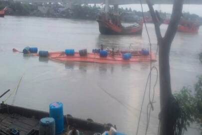 নামখানায় ডুবন্ত ট্রলার