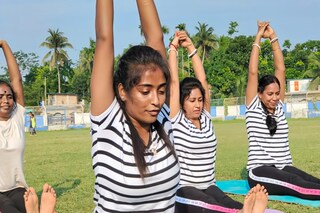 চলছে যোগাসনের শিবির