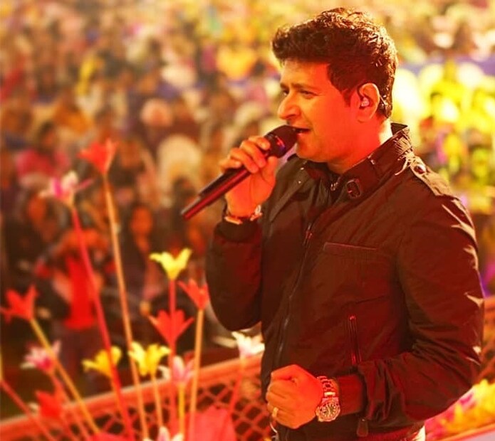 কেকে ক্লাসিকাল শেখেননি কখনও। তবে কিছুদিনের জন্য মিউজিক স্কুলে গিয়েছিলেন। সেখানে তাঁর ভাল লাগত না। তাই পরে তাঁর বাবা তাঁকে সেই স্কুল যেতে বারণ করেন।
