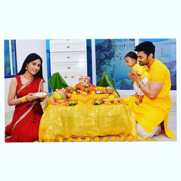 একরত্তি বীরকে নিয়ে গণেশপুজোর আনন্দে অমৃতা এবং আনমোল