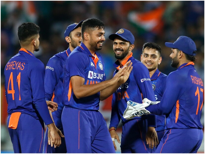 দীনেশ কার্তিক ৪৬ গড়ে ৯২ রান করেছেন। স্ট্রাইক রেট ১৫৯। কিন্তু অধিনায়ক ঋষভ পন্থ ১৪ গড়ে মাত্র ৫৭ রান করতে পেরেছেন। সর্বোচ্চ স্কোর ২৯ রান। স্ট্রাইক রেট মাত্র ১০৬ । শ্রেয়াস আইয়ার করতে পেরেছেন মাত্র ৯৪ রান।