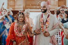 মালাবদল থেকে সিঁদুরদান, চিরাচরিত রীতিতে ইংল্যান্ডে সাতপাকে ওটিটি তারকা সপ্তপদী