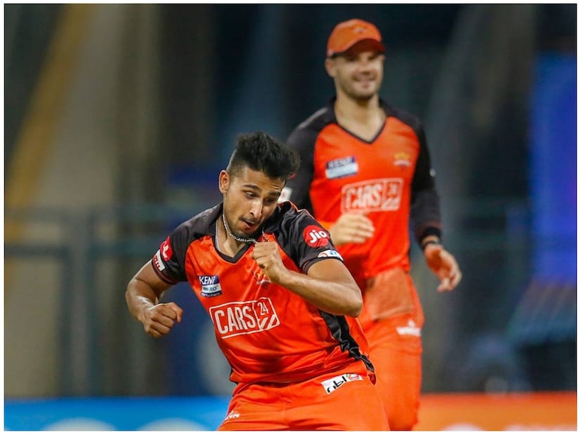 এই পাঁচটি ম্যাচে সুযোগ পেলে উমরান মালিককে নিজেকে প্রমাণ করতে হবে। তবেই তিনি ওয়েস্ট ইন্ডিজ সফরে দলে থাকবেন। কারণ ক্যারিবিয়ান সফরের উপর নির্ভর করবে, কারা টি-২০ বিশ্বকাপের ভারতীয় দলে থাকবেন! 