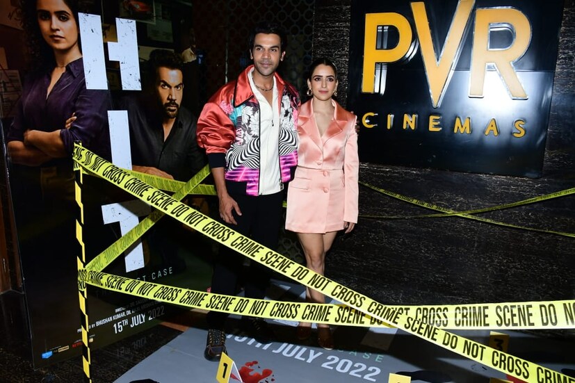 'হিট' ছবির ট্রেলার লঞ্চের অনুষ্ঠানে উপস্থিত ছবির নায়ক-নায়িকা রাজকুমার রাও এবং ভূমি পেদনেকার।