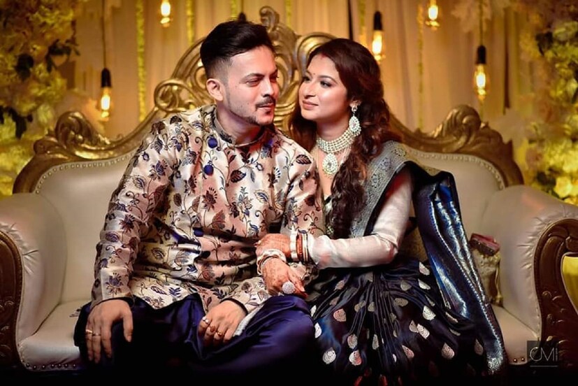 খুবই ধুমধাম করে হয় তাঁদের রিসেপশন৷ বহু অভিনেতা উপস্থিত ছিলেন এই অনুষ্ঠানে৷ রিসেপশনের দিন হৃতজিৎ করেছেন শ্যুটিং৷ সকালে শ্যুটিং সেরে, বিকেলে বর-বেশে অভিনেতা৷ 