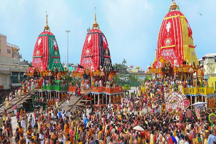 শ্রীজগন্নাথদেবের রথযাত্রায় বোন সুভদ্রা ও ভাই বলভদ্রের সঙ্গে এক সুন্দর আবহে মাসির বাড়ি শ্রীগুণ্ডিচা মন্দিরে যাবেন ৷ সংগৃহীত ছবি ৷