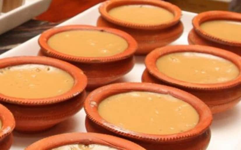 এক ক্লিকেই রাজ্যের যে কোনও জায়গায় গ্রাহকের বাড়িতে পৌঁছে যাবে মন কেড়ে নেওয়া স্বাদের এই মিষ্টি দই। শিলিগুড়ি হোক অথবা কলকাতা, ঘরে বসেই দক্ষিণ দিনাজপুর জেলা পরিষদের ওয়েবসাইটে গিয়ে জাস্ট অর্ডার করে দিলেই হল। দুয়ারে পৌঁছবে এই সুস্বাদু দই।