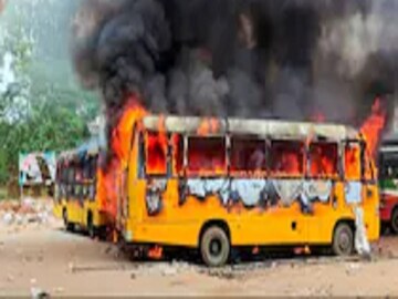 অগ্নিপথে বিরোধী আন্দোলনে জ্বলছে বাস