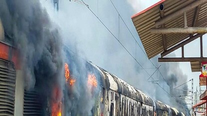 অগ্নিপথের প্রতিবাদে আজ ভারত বনধের ডাক। Photo- PTI অগ্নিপথের প্রতিবাদে আজ ভারত বনধের ডাক। Photo- PTI