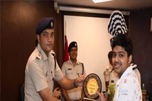 মাধ্যমিকে কৃতি ছাত্র-ছাত্রীদের সম্বর্ধনা দিল বাঁকুড়া জেলা পুলিশ