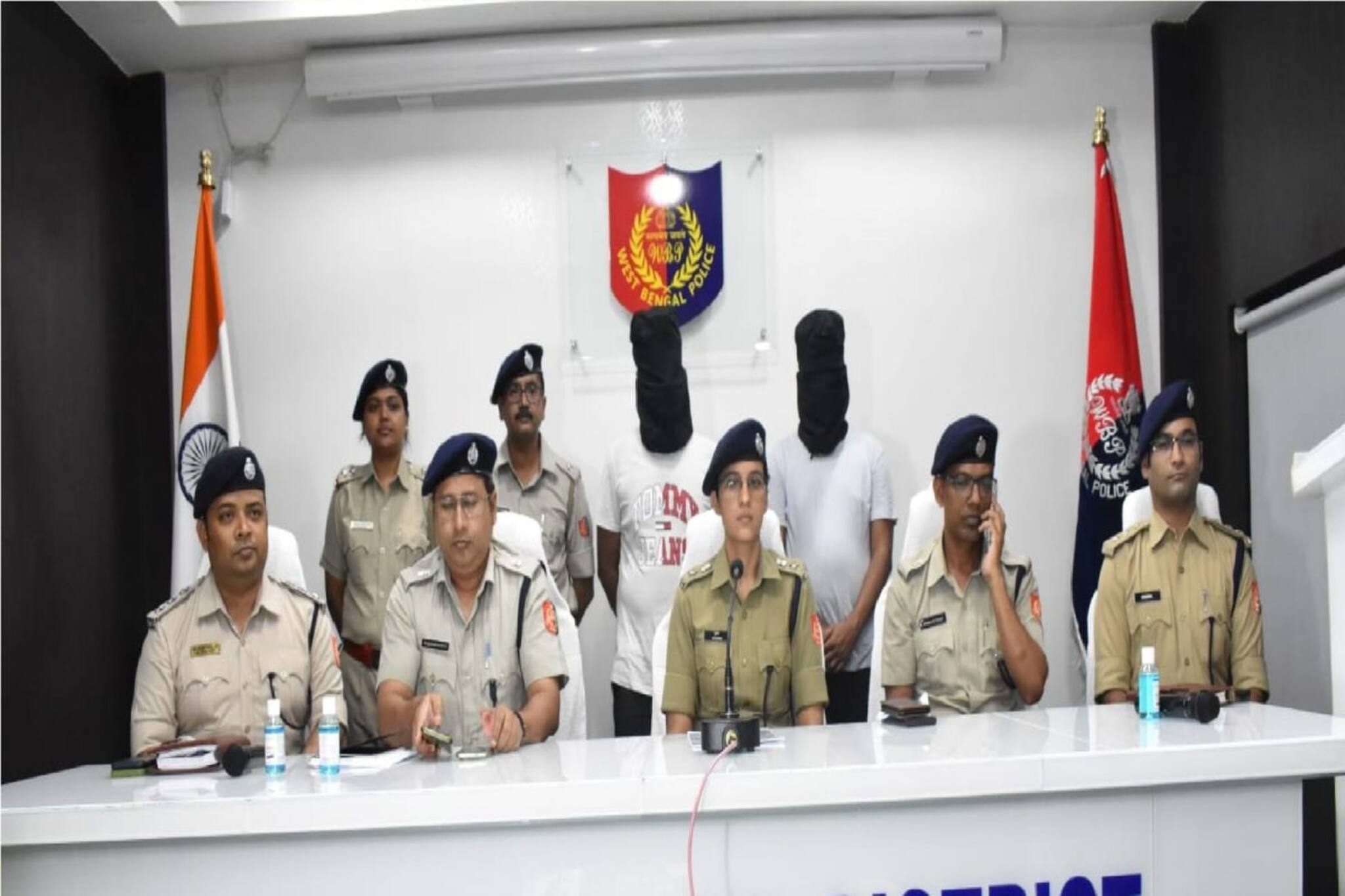 ভুয়ো কলসেন্টার খুলে লক্ষ লক্ষ টাকা প্রতারণা! কিংপিন -সহ গ্রেফতার ৮