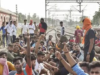 Protest against Agnipath scheme (Image by PTI)