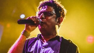 'হু ইজ কেকে' বিতর্কের পরে প্রথম স্টেজ-শো! পুলিশি ঘেরাটোপে গান গাইলেন রূপঙ্কর 'হু ইজ কেকে' বিতর্কের পরে প্রথম স্টেজ-শো! পুলিশি ঘেরাটোপে গান গাইলেন রূপঙ্কর