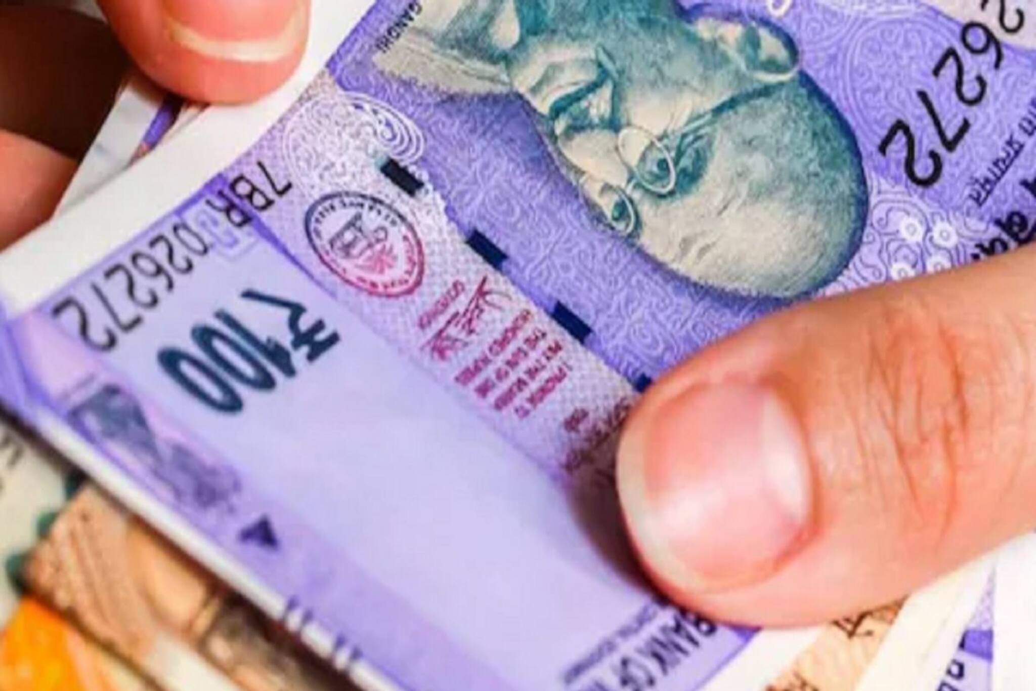 কেন্দ্রীয় সরকারি কর্মচারীদের জন্য সুখবর, ১ জুলাই থেকে ৫ শতাংশ বাড়তে পারে DA