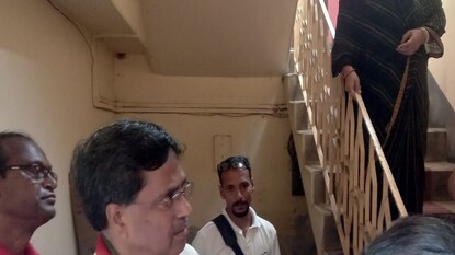 শেষ প্রচারে মাণিক সাহা, জমা জলের যন্ত্রণা কমানোর আর্জি মুখ্যমন্ত্রীর কাছে শেষ প্রচারে মাণিক সাহা, জমা জলের যন্ত্রণা কমানোর আর্জি মুখ্যমন্ত্রীর কাছে