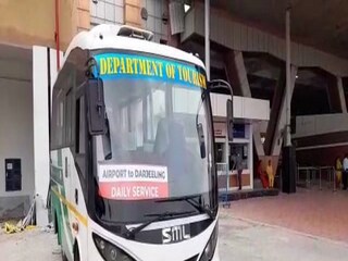 বাগডোগরা থেকে শুরু হল এসি বাস পরিষেবা৷ 