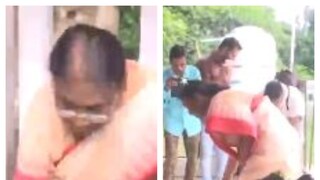 ওড়িশার মন্দিরে ঝাঁট দিচ্ছেন দ্রৌপদী মুর্মু৷ Photo- ANI ওড়িশার মন্দিরে ঝাঁট দিচ্ছেন দ্রৌপদী মুর্মু৷ Photo- ANI