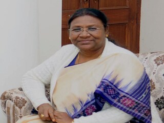 The Governor of Jharkhand, Smt. Draupadi Murmu meeting the Union Minister for Tribal Affairs, Shri Jual Oram, in New Delhi on December 27, 2016.