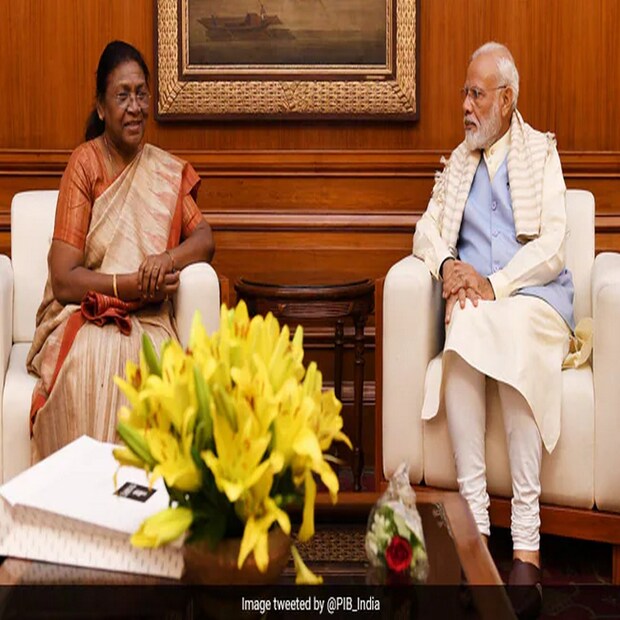 ওড়িশার ৬৪ বছর বয়সি এই রাজনীতিবিদ বিজেপির সঙ্গে যুক্ত প্রায় কয়েক দশক ধরেই। দায়িত্ব পালন করেছেন ঝাড়খণ্ড রাজ্যের গভর্নর হিসেবেও। এন ডি এ প্রার্থী হিসেবে নির্বাচনে দ্রৌপদী মুর্মুর জয়ের বিষয়ে প্রথম থেকেই আশাবাদী ছিলেন ভারতের প্রধানমন্ত্রী নরেন্দ্র মোদি। তিনি বলেন, তাঁর বিশ্বাস, দ্রৌপদী হবেন ‘মহান রাষ্ট্রপতি’।