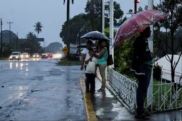 হু হু করে হাওয়া, প্রতি ঘণ্টায় ১৬৫ কিমি গতিতে বইল হাওয়া, লণ্ডভণ্ড সব