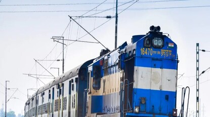 প্রবীণ নাগরিকদের ছাড় ঘিরে বিভ্রান্তি৷ প্রবীণ নাগরিকদের ছাড় ঘিরে বিভ্রান্তি৷