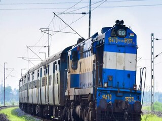 প্রবীণ নাগরিকদের ছাড় ঘিরে বিভ্রান্তি৷ 